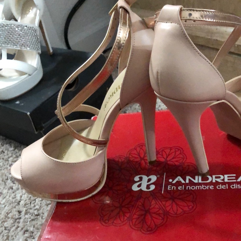 Heels - Picture 3 of 3